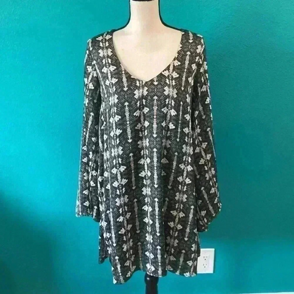 ⭐️ Show Me Your MuMu Gabby Low Back Dress - Picture 1 of 6